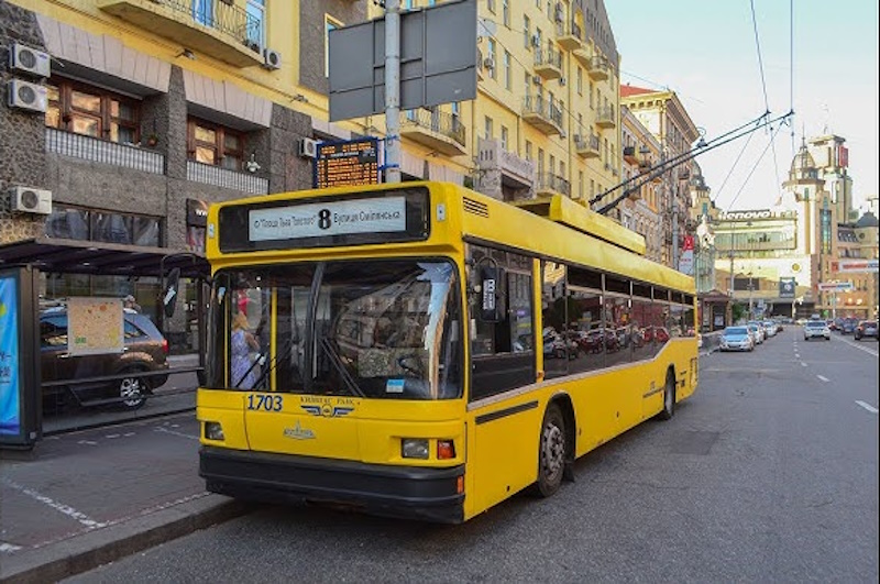 Тролейбус 8 Київ