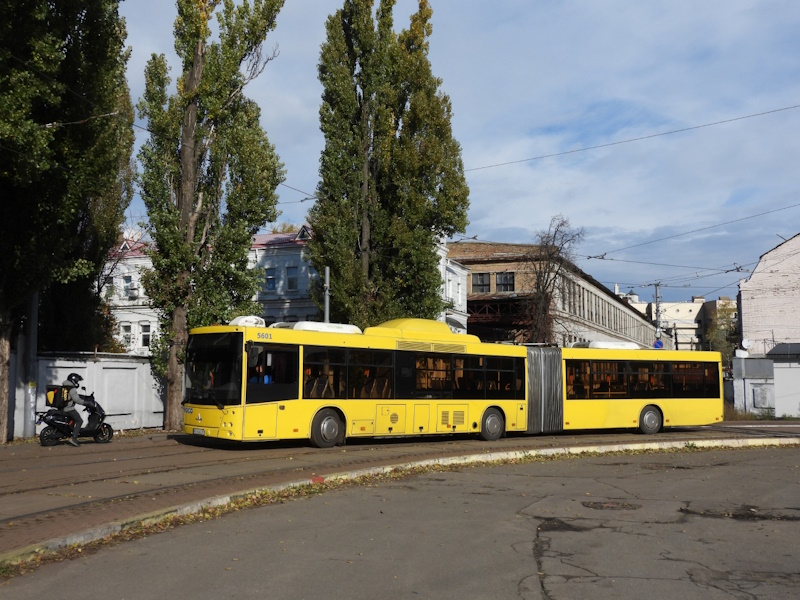 Автобус 3Т Київ