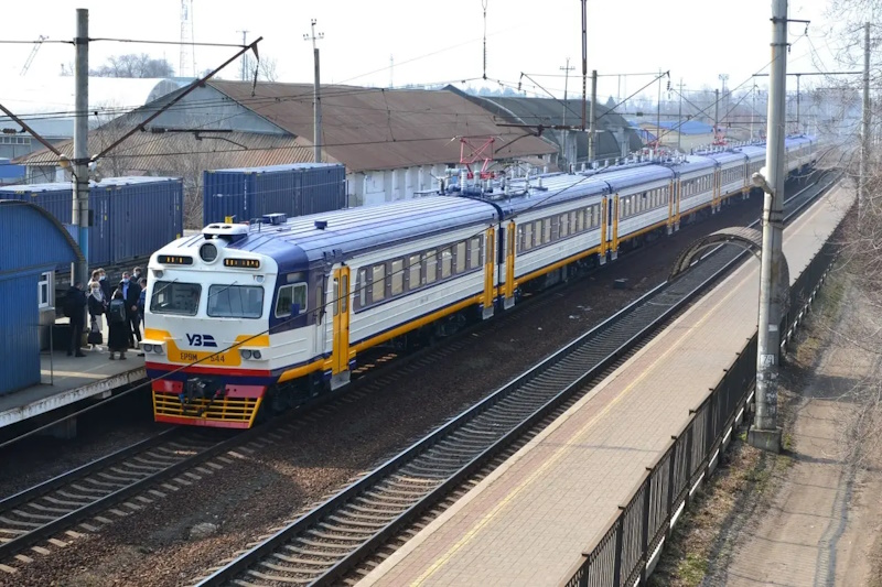 Електричка Київ — Гребінка