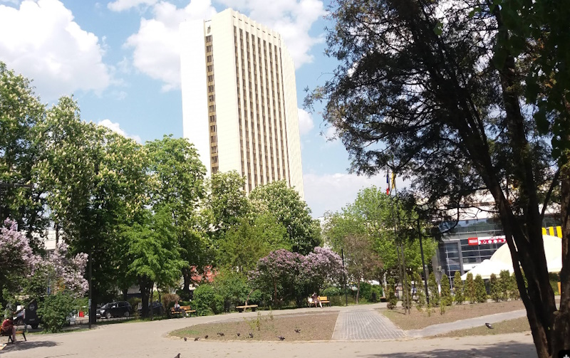 Львівська площа