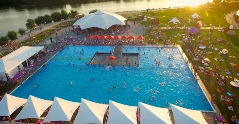 де скупатись і розслабитись