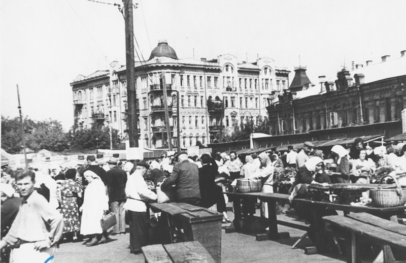 Львівська площа