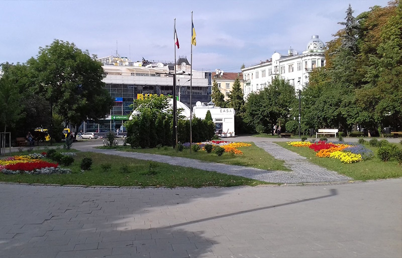 Львівська площа