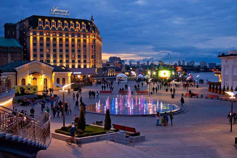 Поштова площа Київ